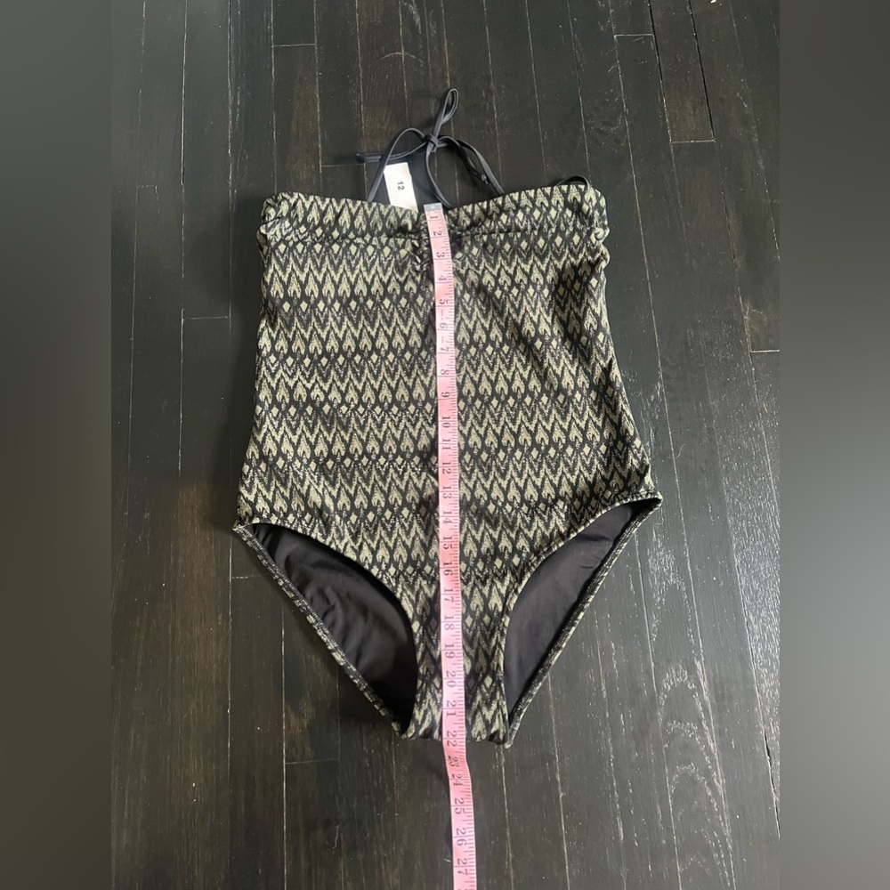 SHOSHANNA Swimsuit
One Piece Size 12 - Picture 5 of 9
